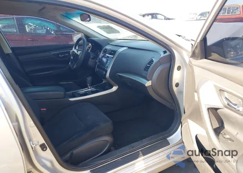 2015 Nissan Altima 2.5/S/Sv/Sl z USA, uszkodzony, nr VIN 1N4AL3AP0FC464668